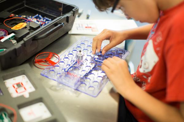 Image for event: Virtual Event: Electronic Engineering Using Snap Circuits