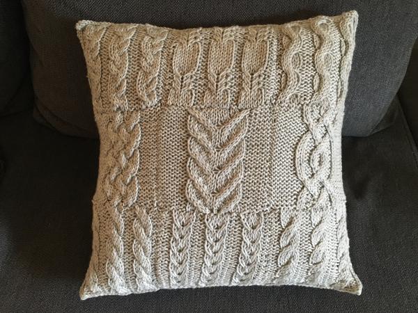 Image for event: Online Class: Let's Knit Cables - Throw Pillow (10-Day)